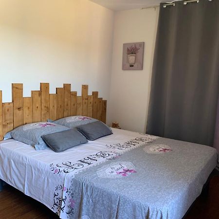 Maison D'Hotes "La Pierre Pointue" Saint-Leons ภายนอก รูปภาพ